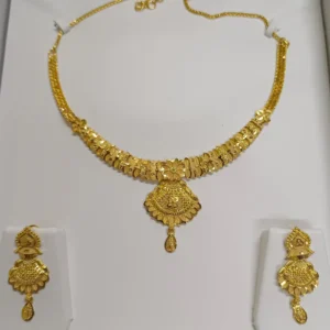 Gold necklace set