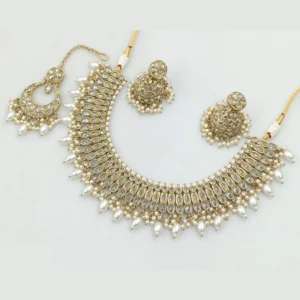 Crystal Stone And Pearls Necklace Set White