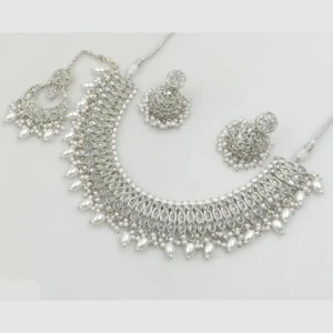 Silver Plated Crystal Stone And Pearls Necklace Set White
